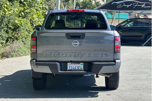 Gun Metallic 2025 Nissan Frontier SV