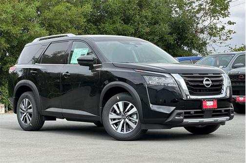 2025 Nissan Pathfinder SL 4WD