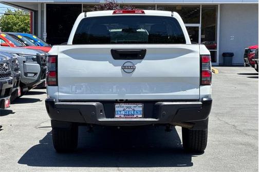 2022 Nissan Frontier S
