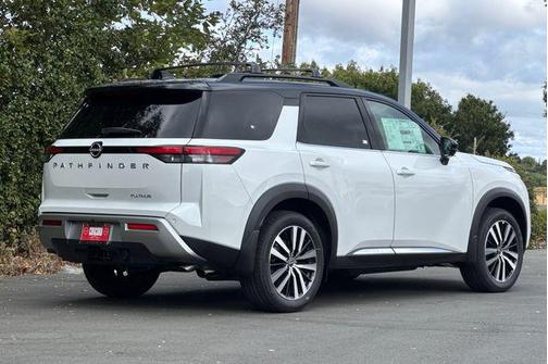 2025 Nissan Pathfinder Platinum FWD