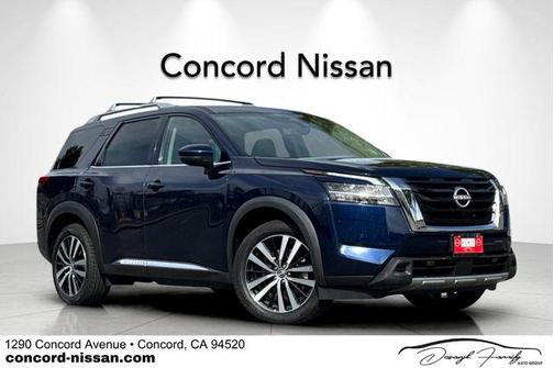 Deep Ocean Blue Pearl 2023 Nissan Pathfinder Platinum FWD