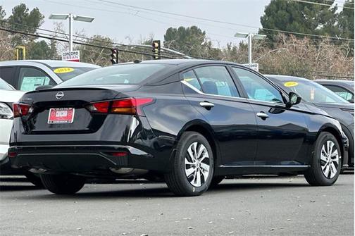 2025 Nissan Altima S FWD