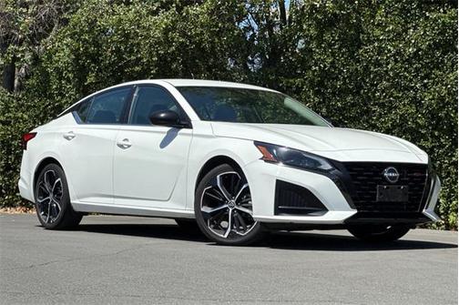 2023 Nissan Altima SR FWD