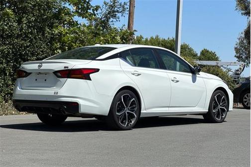 2023 Nissan Altima SR FWD