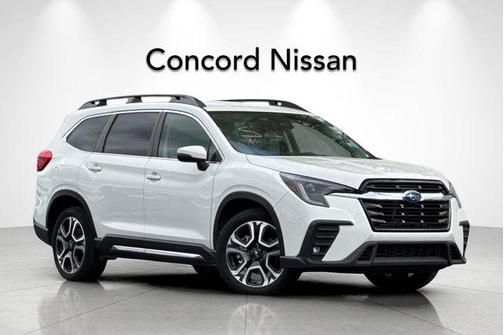 Crystal White Pearl 2023 Subaru Ascent Limited 8-Passenger