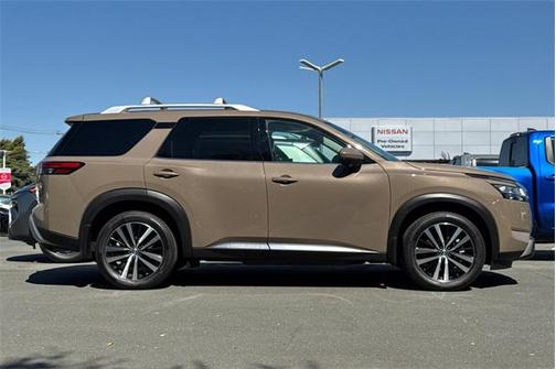 2024 Nissan Pathfinder Platinum 4WD