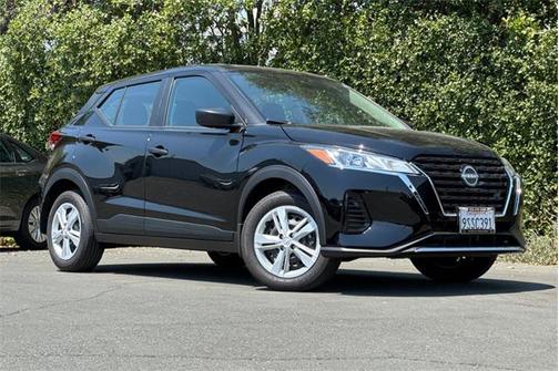 2025 Nissan Kicks S