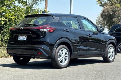 2025 Nissan Kicks S