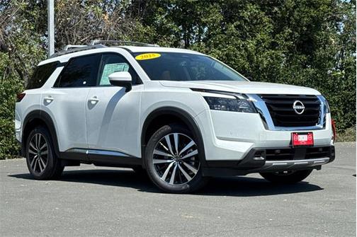 2025 Nissan Pathfinder Platinum 4WD