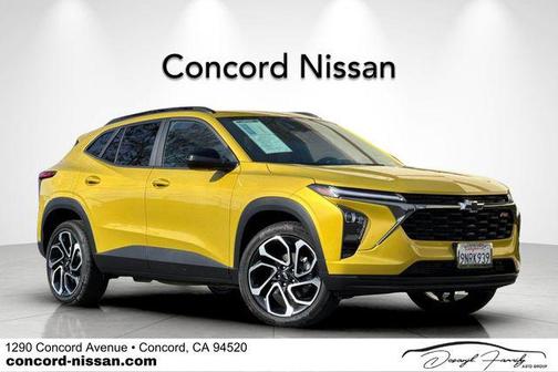 Nitro Yellow Metallic 2025 Chevrolet Trax FWD 2RS