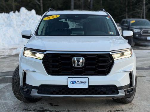 2023 Honda Pilot Touring 8-Passenger