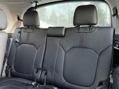 2023 Honda Pilot Touring 8-Passenger