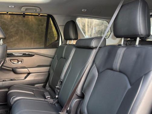 2023 Honda Pilot Touring 8-Passenger