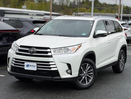 Blizzard Pearl 2019 Toyota Highlander XLE