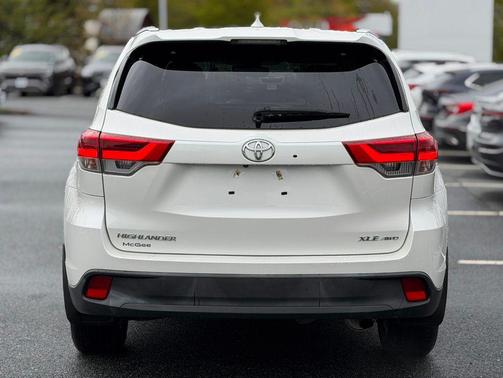 Blizzard Pearl 2019 Toyota Highlander XLE