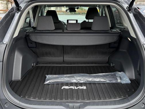 01g3 2024 Toyota RAV4 XLE