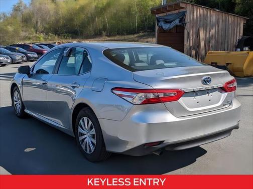 2018 Toyota Camry Hybrid LE