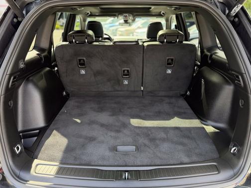 Diamond Black Crystal Pearlcoat 2026 Jeep Grand Cherokee Limited 4x2