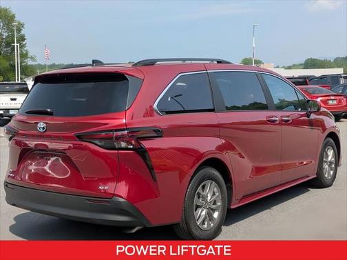2025 Toyota Sienna XLE 7 Passenger
