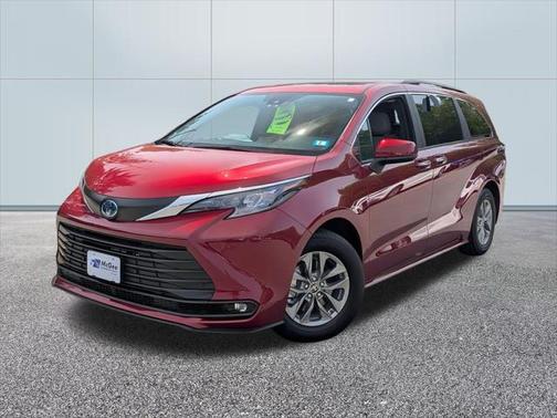 2025 Toyota Sienna XLE 7 Passenger