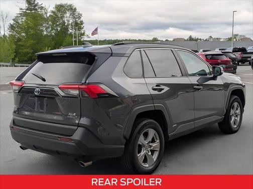 2022 Toyota RAV4 Hybrid XLE