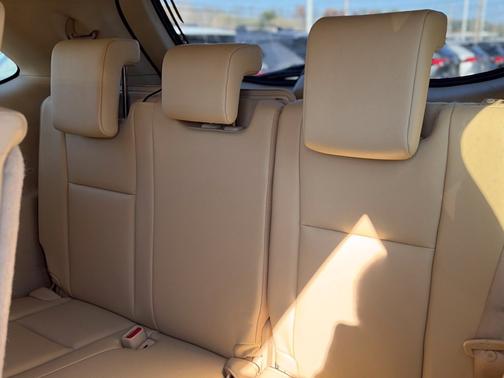 Walnut 2019 Toyota Highlander XLE