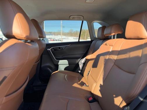 2023 Toyota RAV4 Hybrid LE