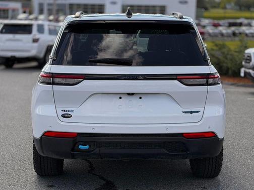 Bright White Clearcoat 2024 Jeep Grand Cherokee 4xe Trailhawk Carb State Pkg