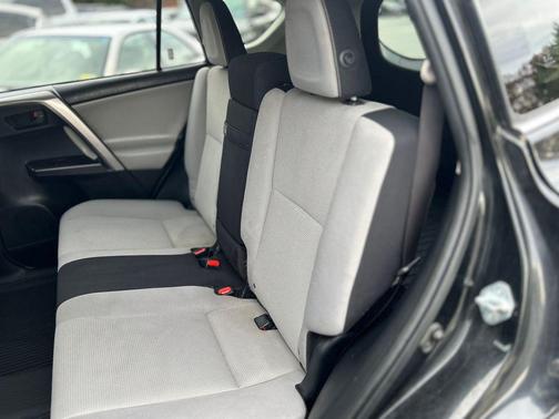 2018 Toyota RAV4 Hybrid LE