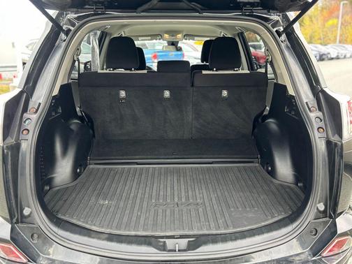 2018 Toyota RAV4 Hybrid LE