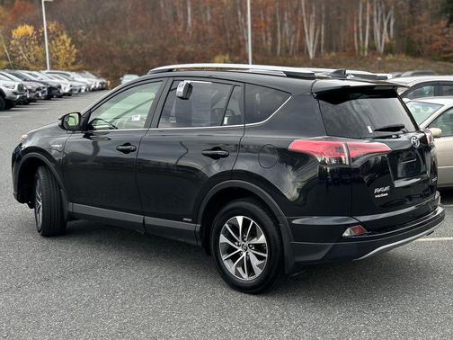 2018 Toyota RAV4 Hybrid LE