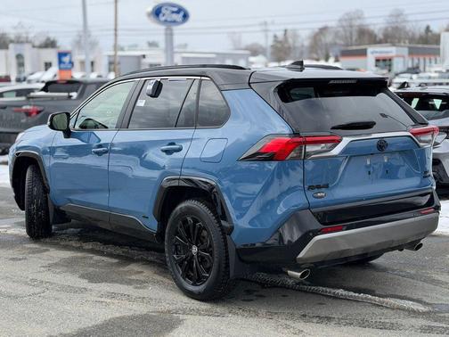 2024 Toyota RAV4 Hybrid SE