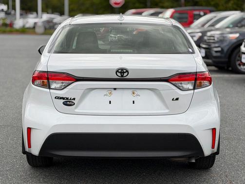 Wind Chill Pearl 2023 Toyota Corolla LE