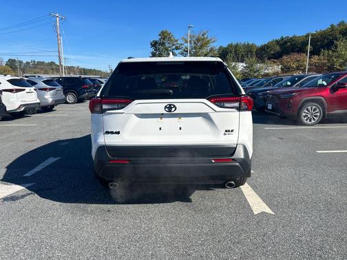 2025 Toyota RAV4 Hybrid XLE