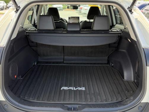 Blizzard Pearl 2022 Toyota RAV4 Hybrid Limited
