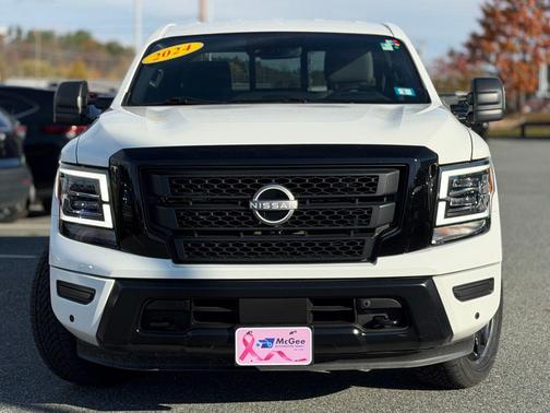 2024 Nissan Titan SV