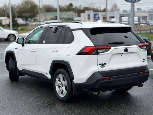 Super White 2019 Toyota RAV4 Hybrid XLE