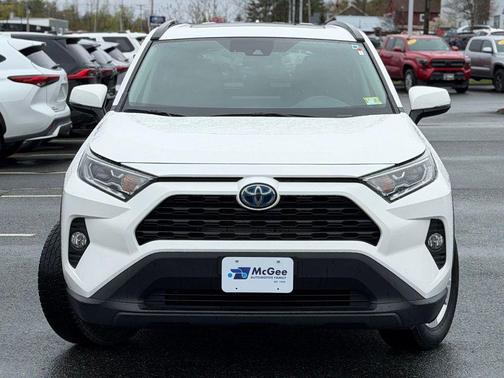 Super White 2019 Toyota RAV4 Hybrid XLE