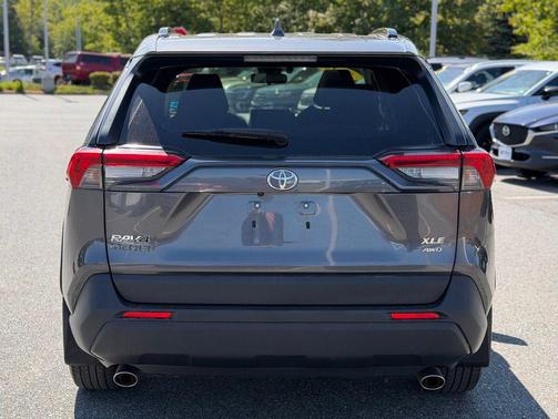 Magnetic Gray Metallic 2019 Toyota RAV4 XLE