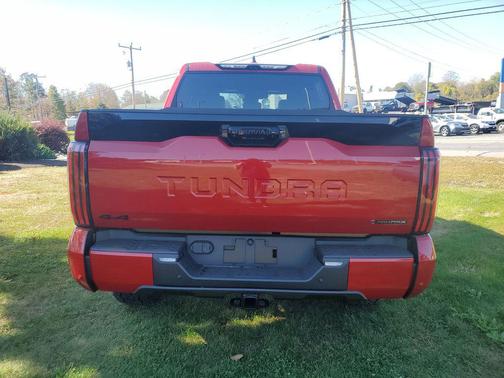 2026 Toyota Tundra Hybrid Platinum