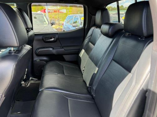 Midnight Black Metallic 2021 Toyota Tacoma TRD Sport