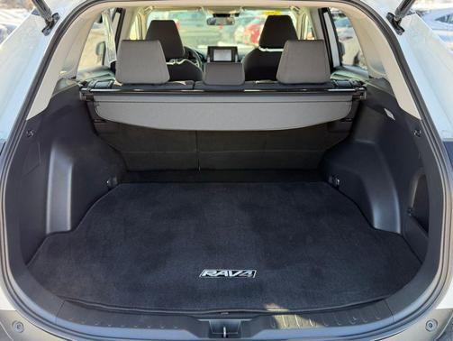 2019 Toyota RAV4 Hybrid XLE