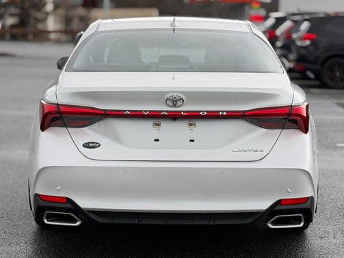Wind Chill Pearl 2022 Toyota Avalon Limited
