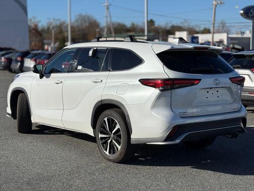 Wind Chill Pearl 2022 Toyota Highlander XSE