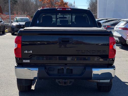 Black 2016 Toyota Tundra SR5