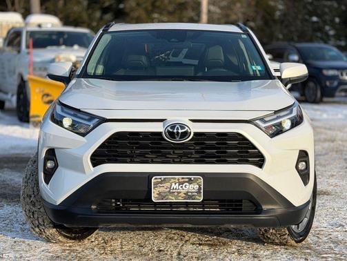 2025 Toyota RAV4 XLE Premium