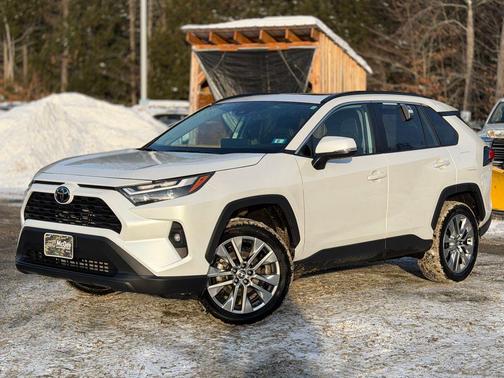 2025 Toyota RAV4 XLE Premium