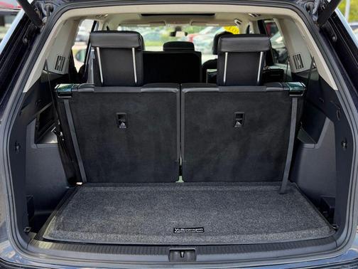 Deep Black Pearl 2019 Volkswagen Atlas 3.6L SEL Premium
