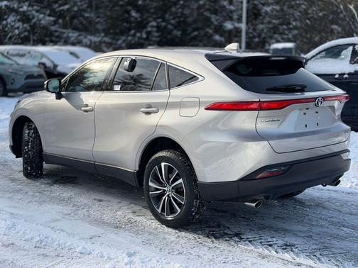 2023 Toyota Venza LE