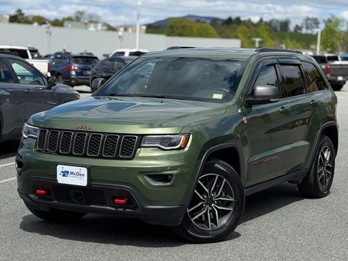 Green Metallic Clearcoat 2021 Jeep Grand Cherokee Trailhawk